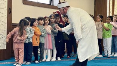 ‘Teravih Treni’ oyunu İngiltere’ye uzandı